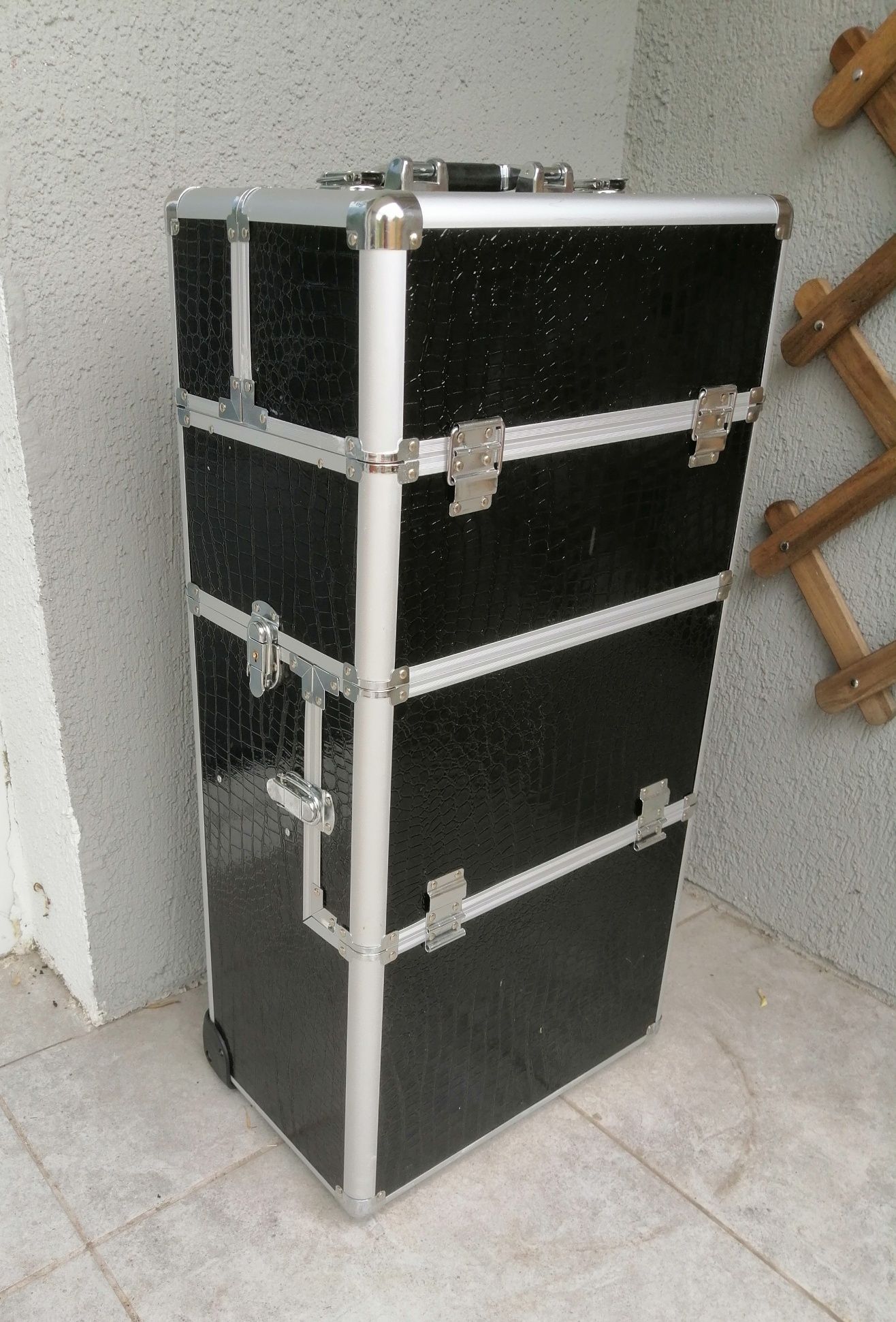 Kuferek / organizer/  kosmetyczny