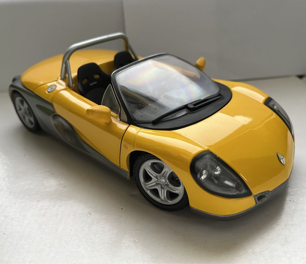 Model samochodu w skali 1:18 Renault Sport Spider Anson Norev