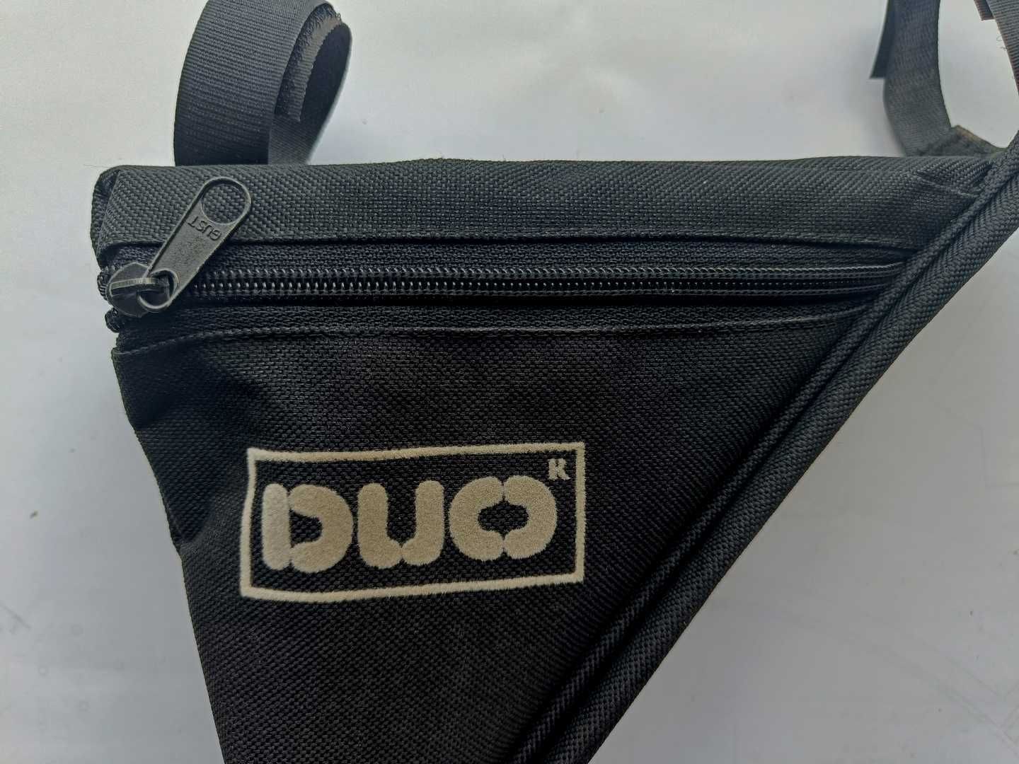 Torebka rowerowa trójkątna, do zamontowania pod ramę, marki Duo.