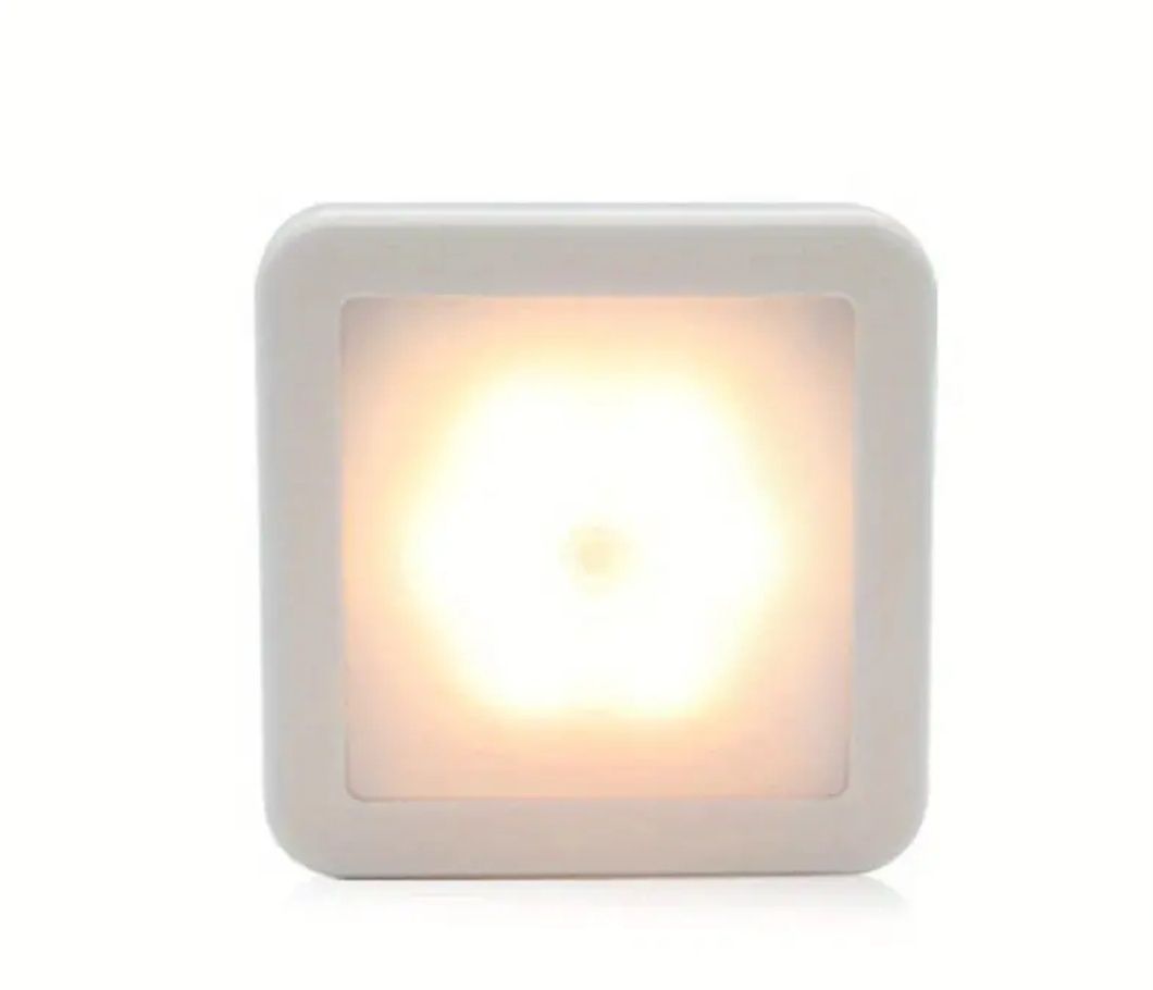 Lampka nocna LED z czujnikiem ruchu