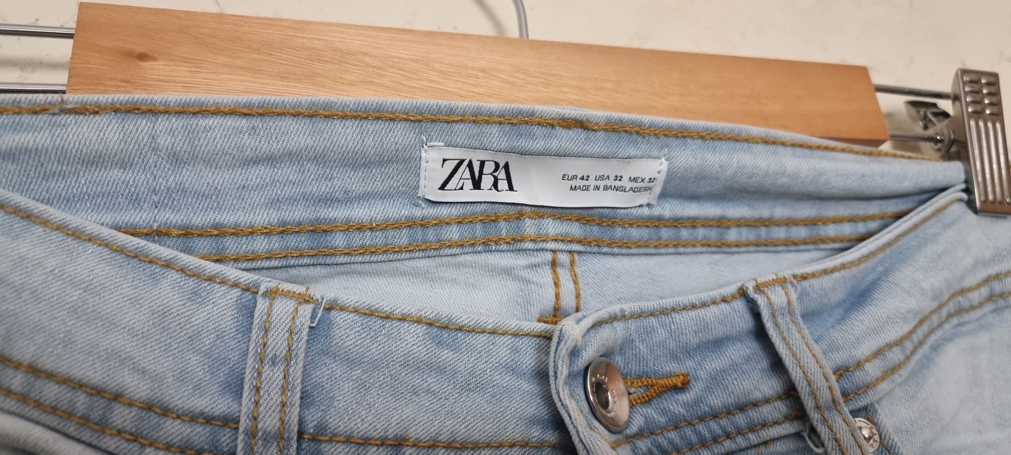 Jeans claros - Zara - Tam. 42