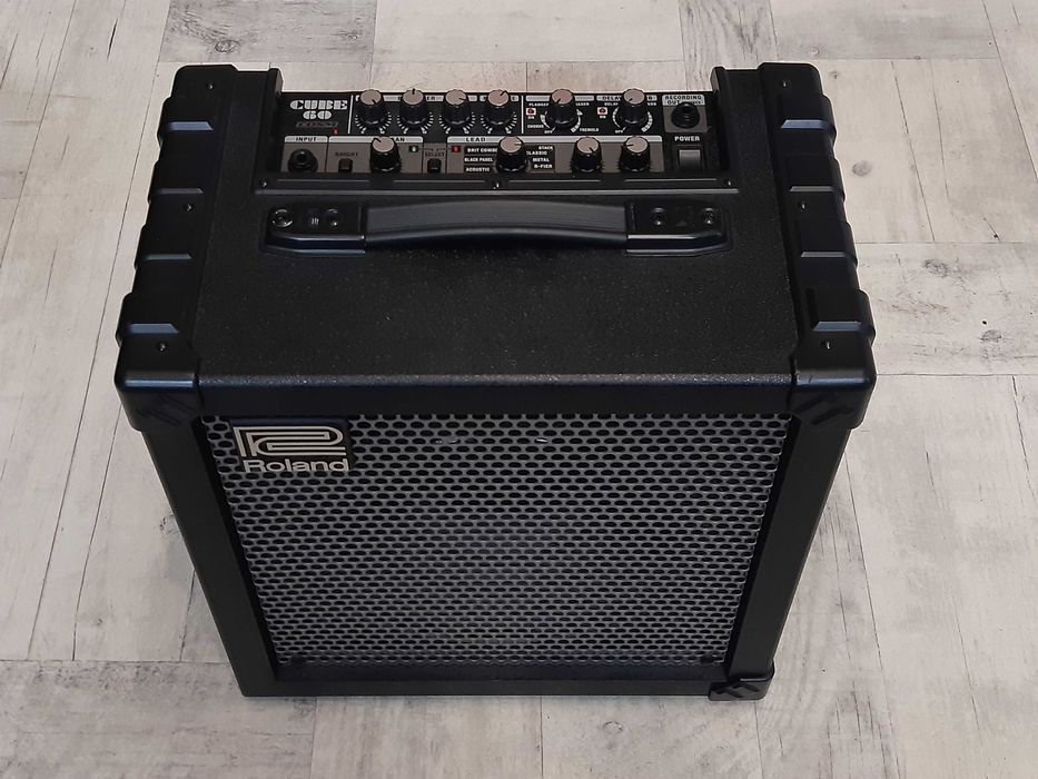 Super Wzmacniacz Roland Cube 60-efekty Boss-wyjście na kolumnę-zamiana
