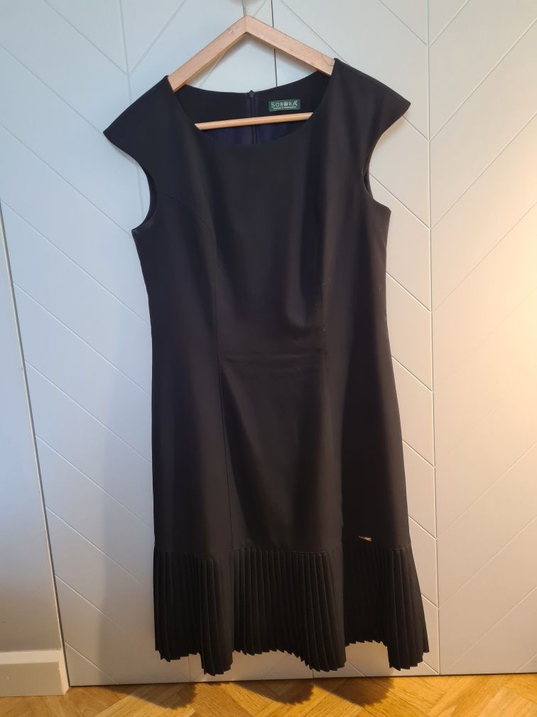 SOBORA elegancka sukienka z wełną 36