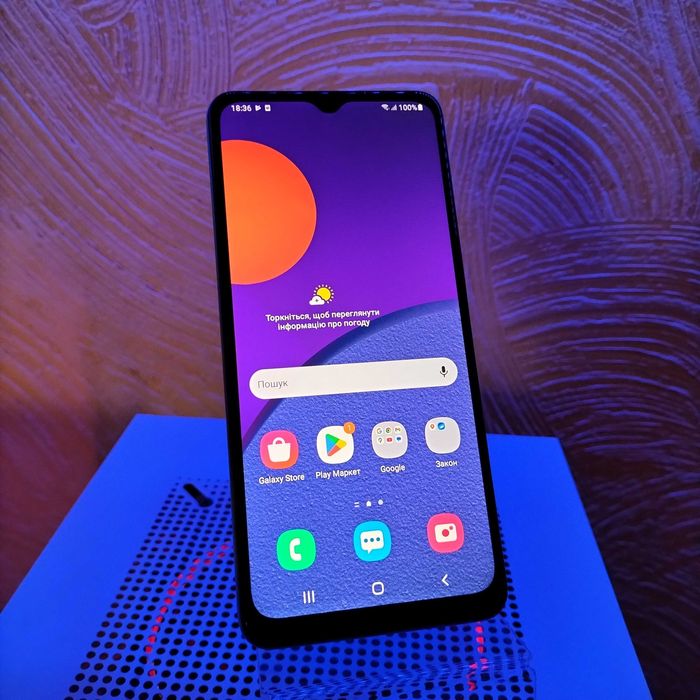 Samsung m12 4 /64 новый гарантия  смартфон  телефон