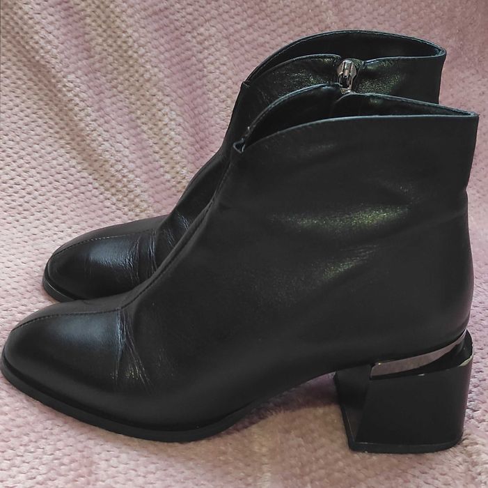 Черевики Attico з натуральної м'якої шкіри на стійкому каблуку