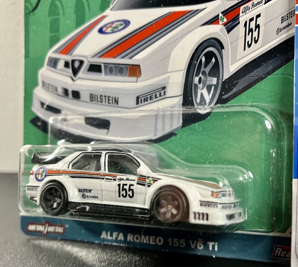 Модель Hot Wheels Premium Alfa Romeo 155 V6