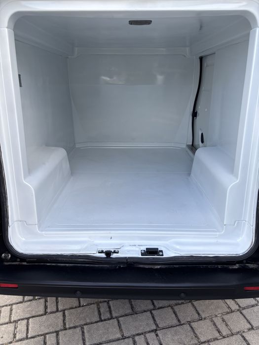 Zabudowa Izoterma Trafic Vivaro