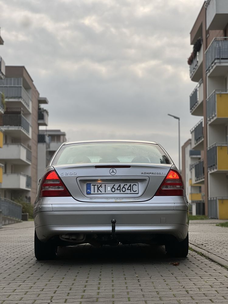 sprzedaję Mercedesa W203 2.0 Kompressor, gaz–benzyna.