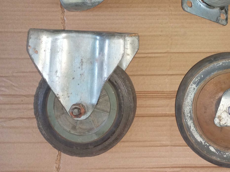 Колеса на тачку неповоротные Ф 140 мм 2 шт.