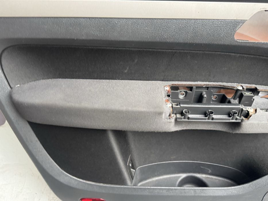 Даерні карти Touran обшивки дверей тауран туран