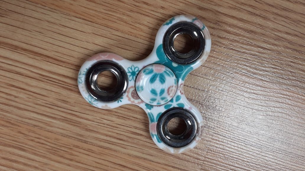fidget spinner' y