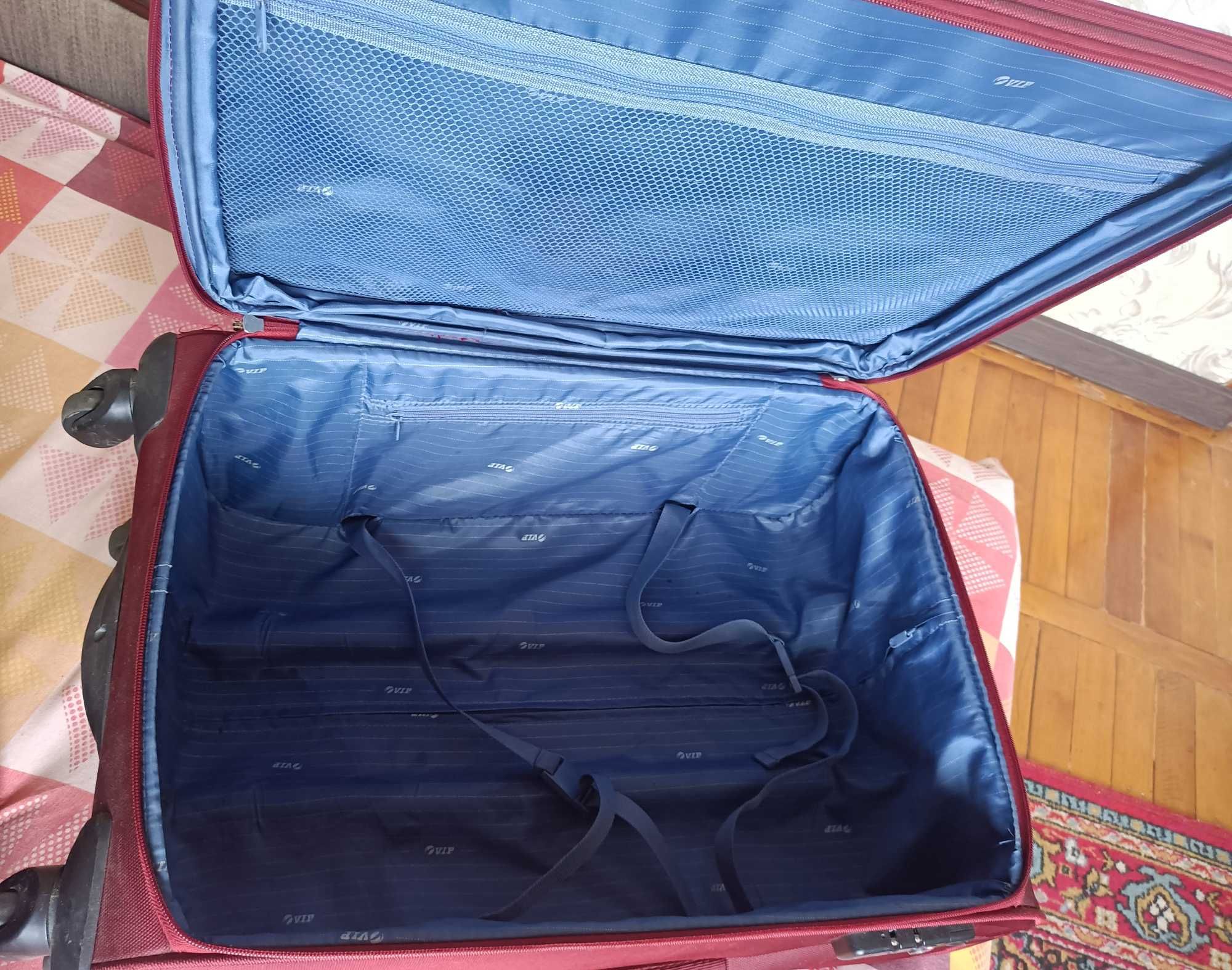 использованный чемодан
