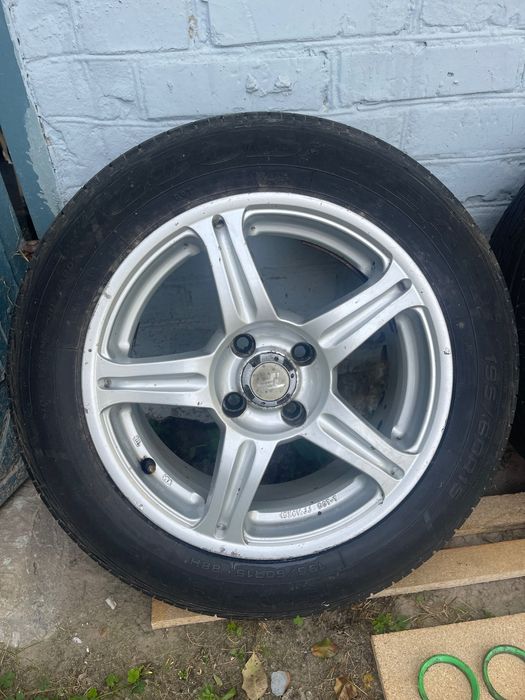 Продам диски R15 4*100 в комплекті з болтами та центраторами