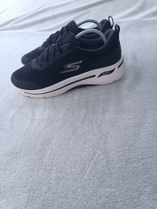 Женские кроссовки Skechers р39