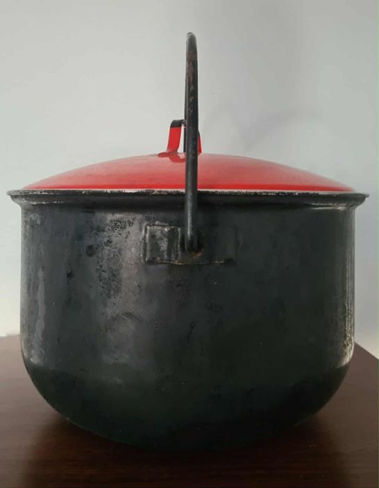 Duży kociołek / garnek na gulasz