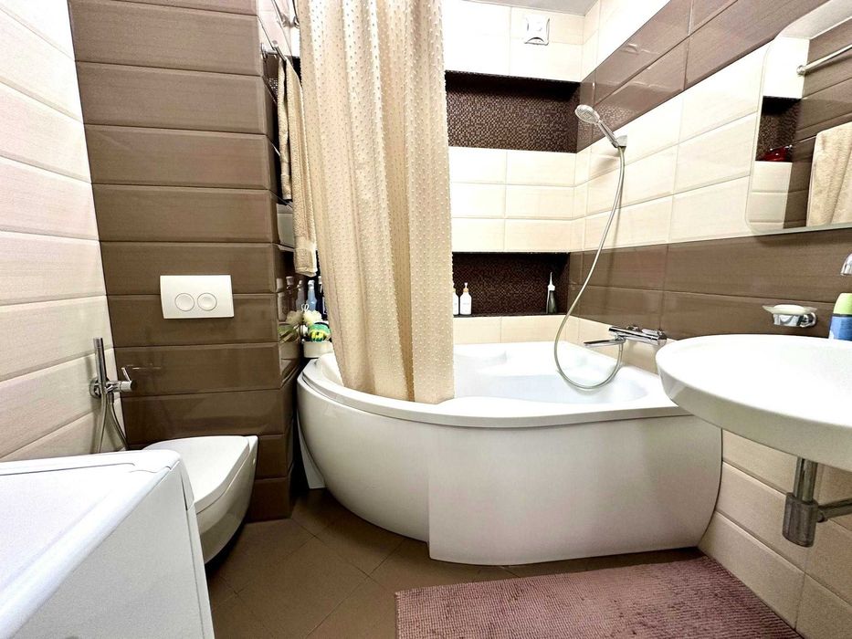 Продаж кваритри , комора і паркомісце у подарунок,держ.програми Так!