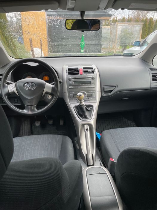Toyota Auris Tanio