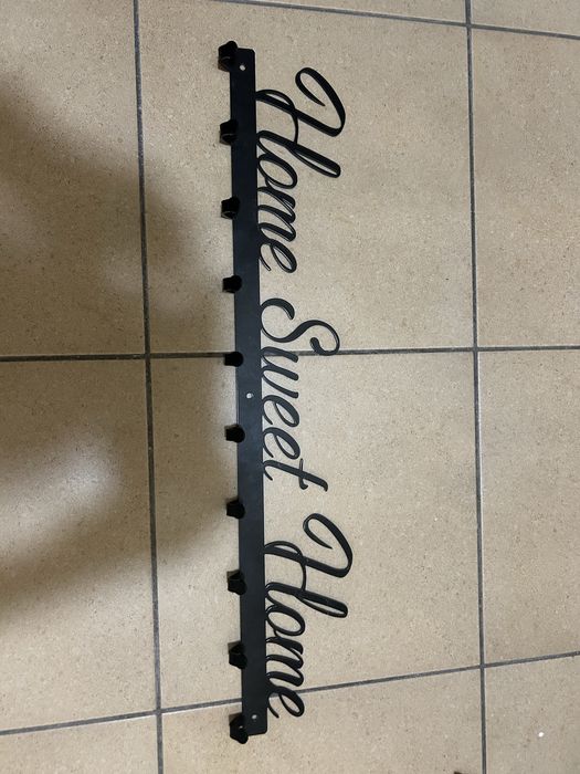 Wieszak na kurtki, klucze do przedpokoju