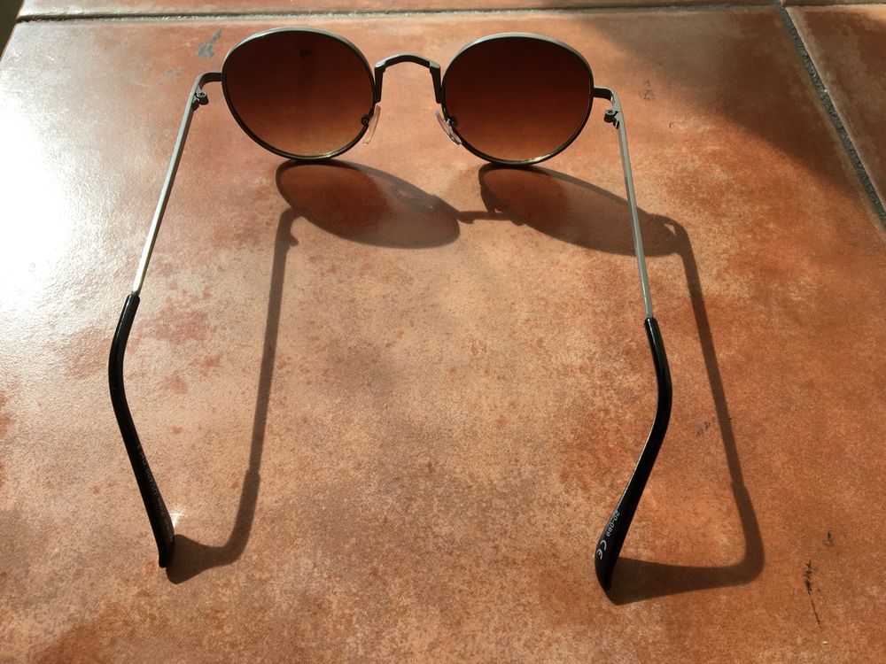 Óculos de sol com protecção UV máxima - NOVOS