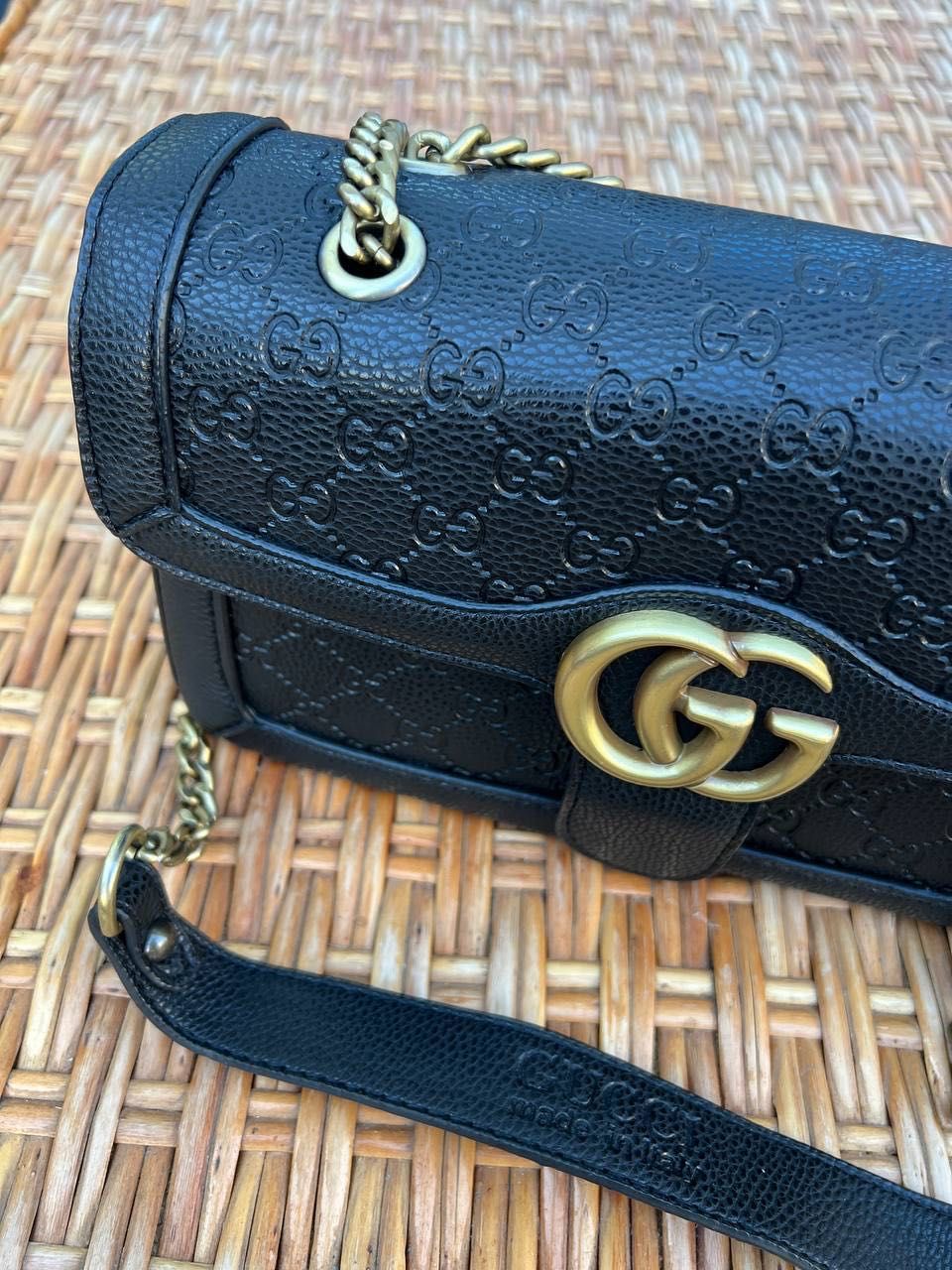 Продаю свою сумочку Gucci