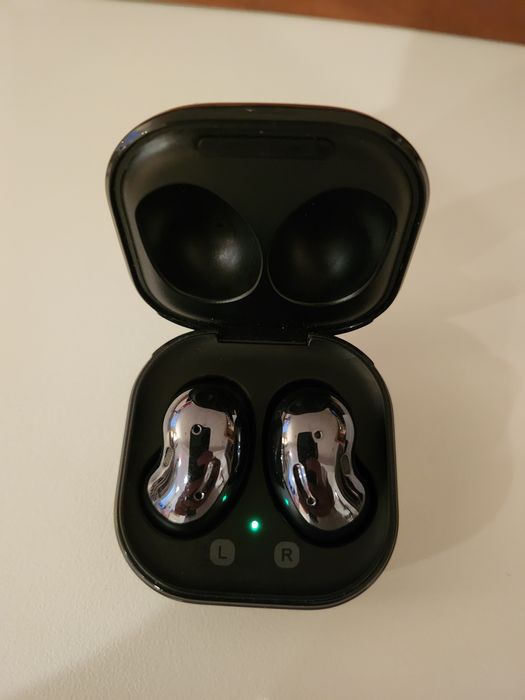 Samsung buds live