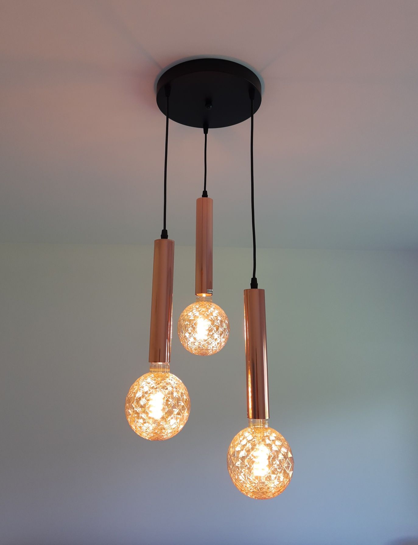 Lampa wisząca 3xE27 (bez żarówek)

3x E27