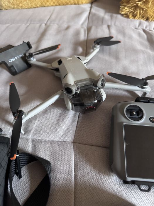 Dji mini 4 pro fly more combo + karta pamieci 256 gb