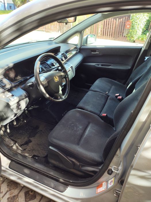 Honda FR-V 1.7. Gaz. 6 osób.