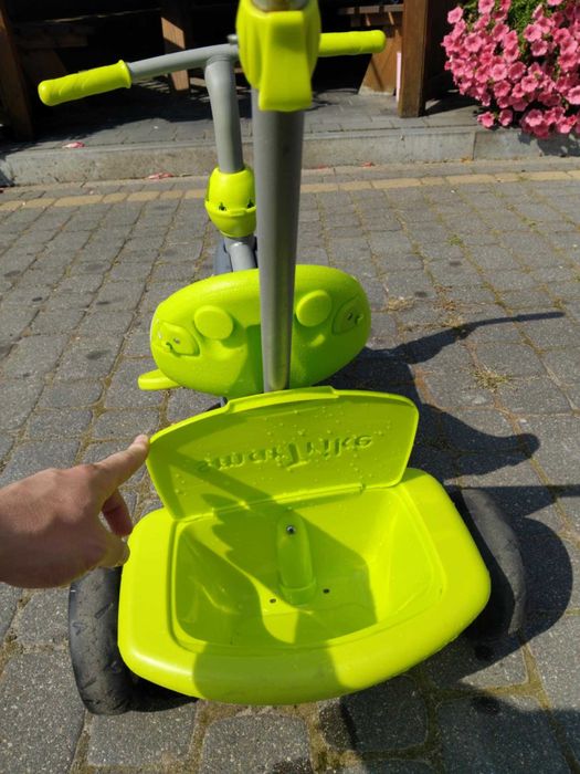 Rower trójkołowy z rączką do prowadzenia