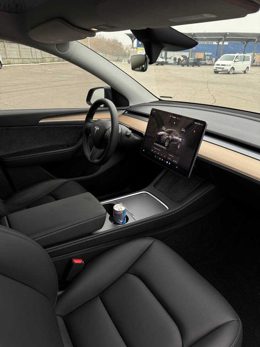 Tesla model Y Perfomance dual motor long Range AWD 82 kwH