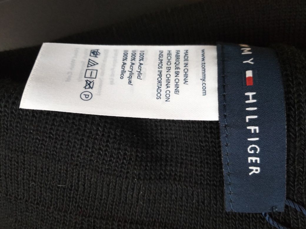 Продам новую оригинальную шапку Tommy Hilfiger