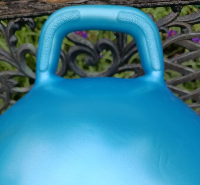 М'яч стрибун та для фітнесу.