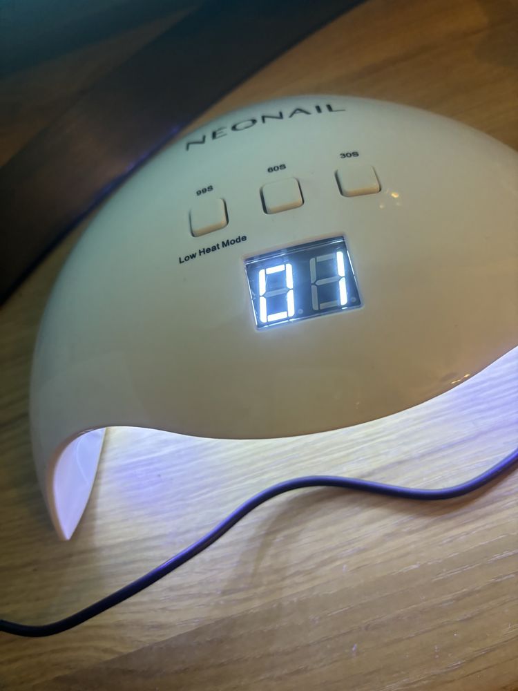 Lampa led z wyswietlaczem 18W/36