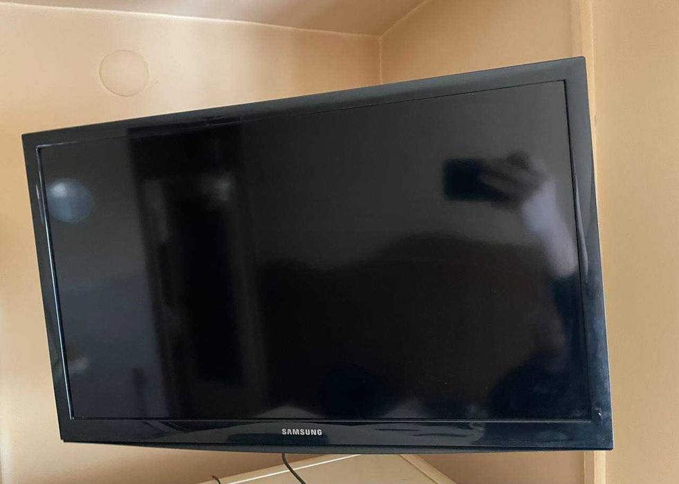 Телевізор Samsung UE24H4070AUXUA