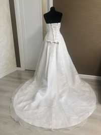 Свадебное платье, размер S, со шлейфом, платье для фотоссесии