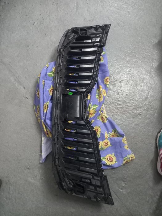 Решітка octavia a7 lif