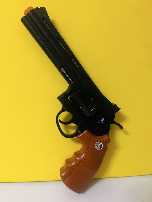 Пістолет револьвер великий якісний