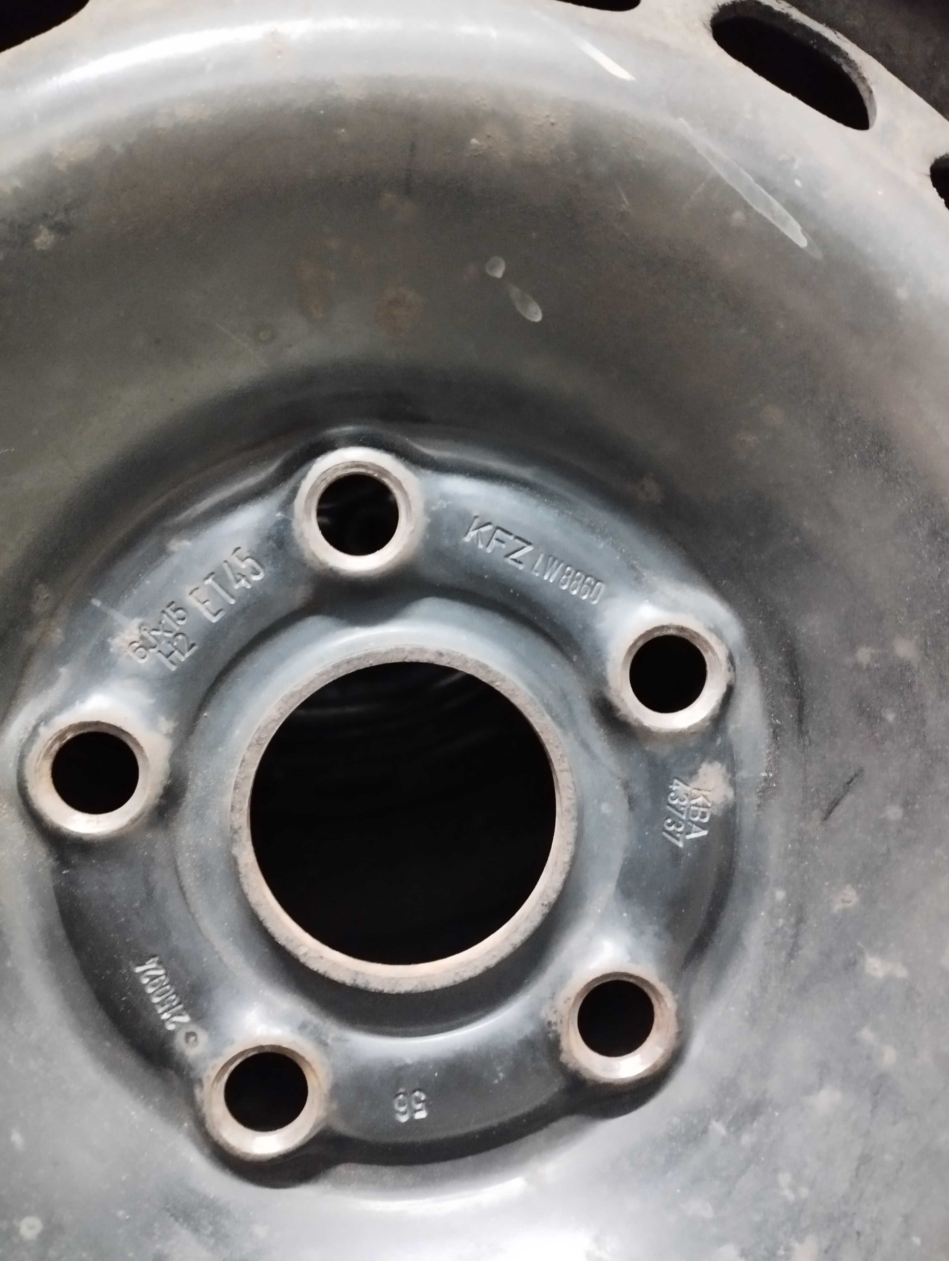 Opony zimowe Falken 195/65 R 15 z felgami 5x112 skoda VW