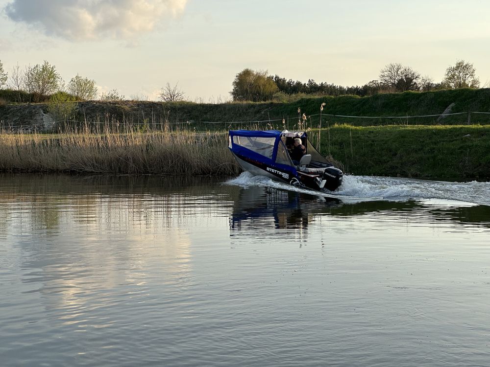 Łódź motorowa,  aluminiowa Stettiner 420 silnik 60 KM i elek. 24 volt