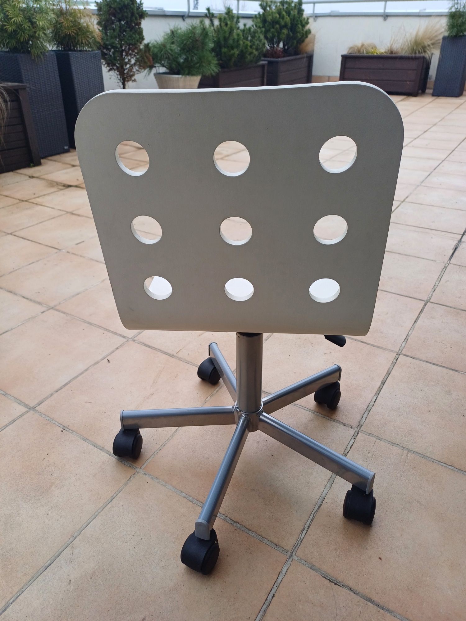 Krzesło do biurka dla dziecka IKEA