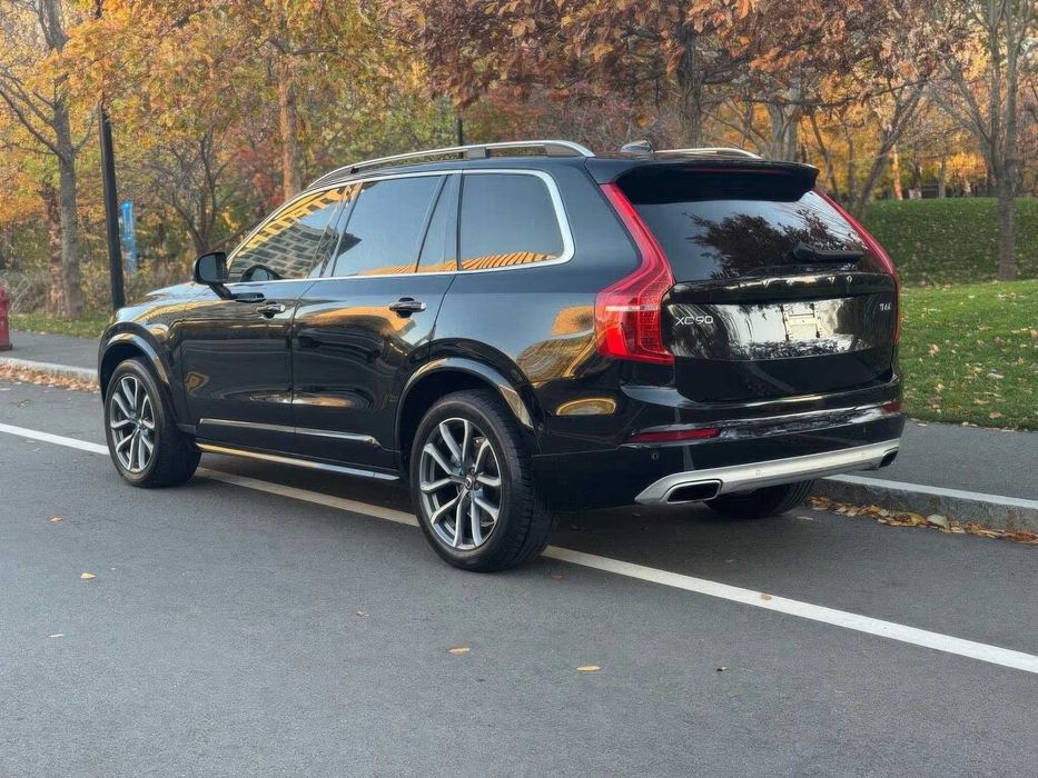 Volvo XC90 T6 Momentum      2019