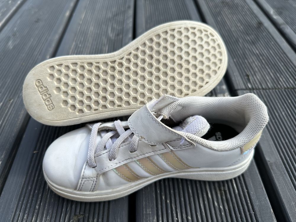 Sneakersy Adidas dla dziewczynki roz 30 dł wkladki 19 cm