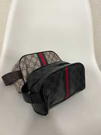 Bolsas/Necessaires Louis Vuitton/Gucci