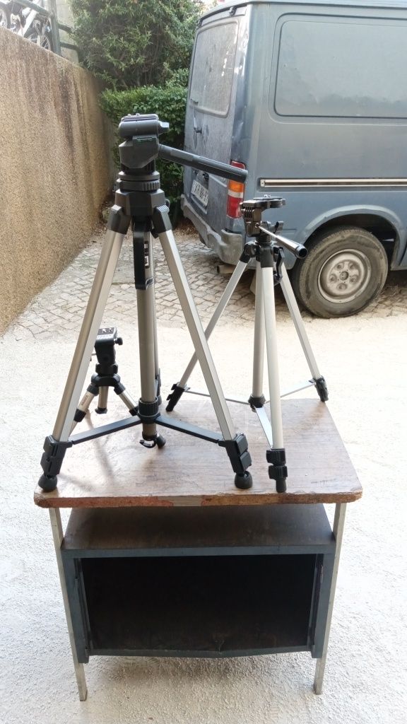 Tripés para câmaras de filmar e fotografia