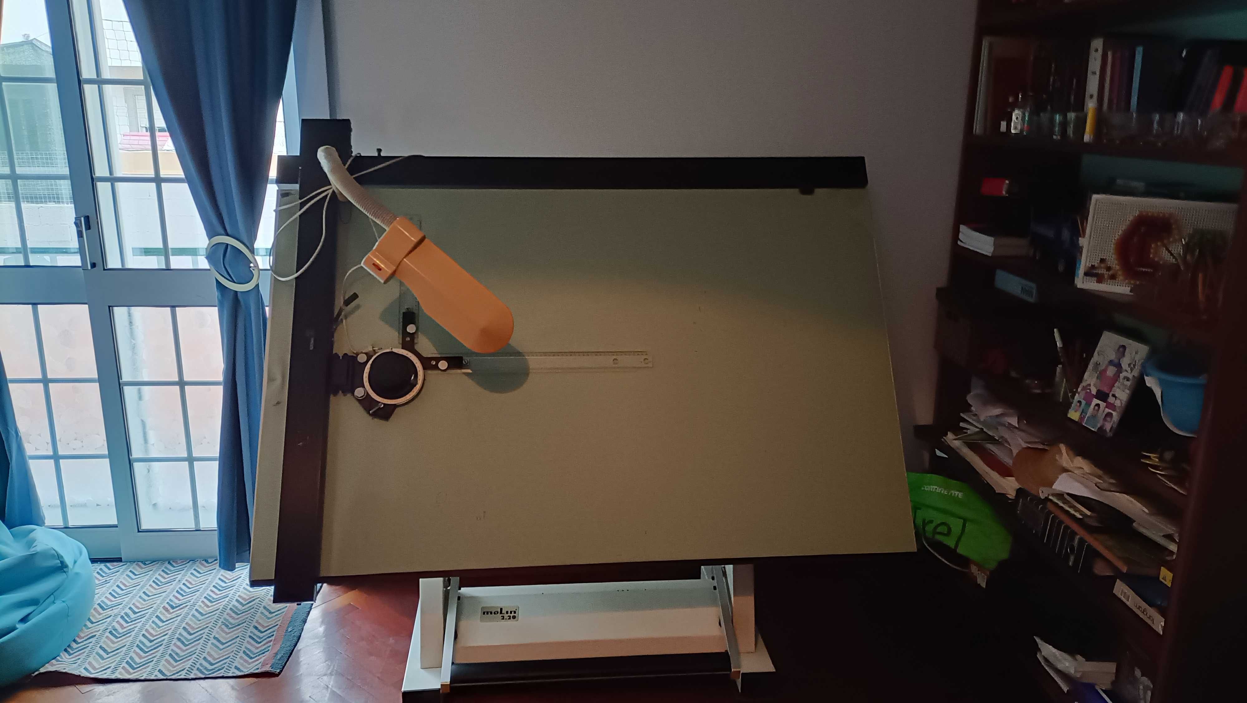 Mesa estirador para trabalhos de arquitetura