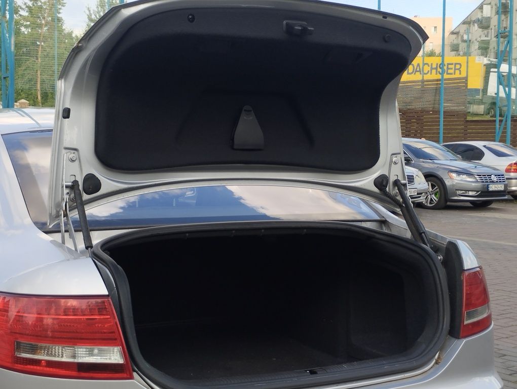 Audi A6C6 2.4 2004