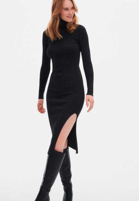 Чорна сукня
Чорна сукня