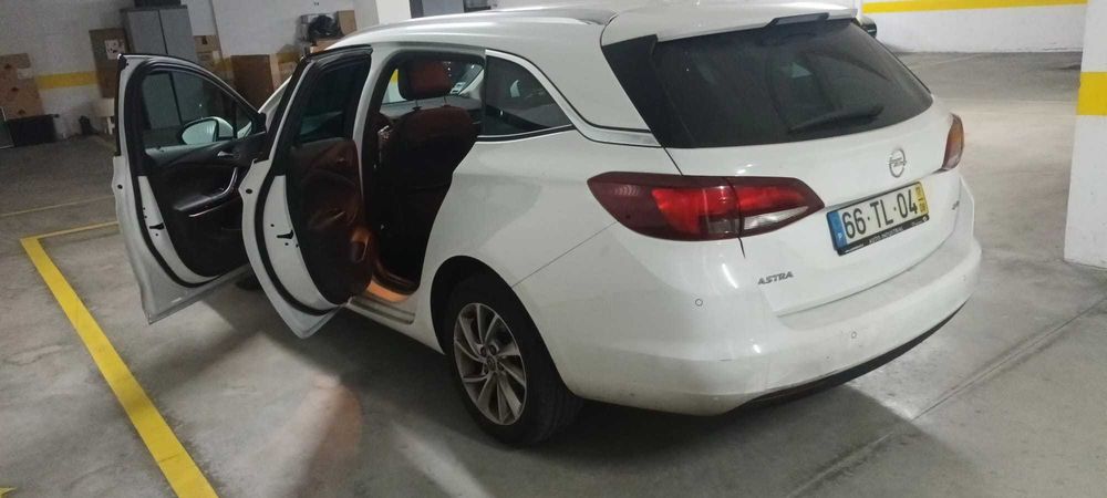 Carrinha Astra K Sports Tourer - (com avaria no filtro de partículas)