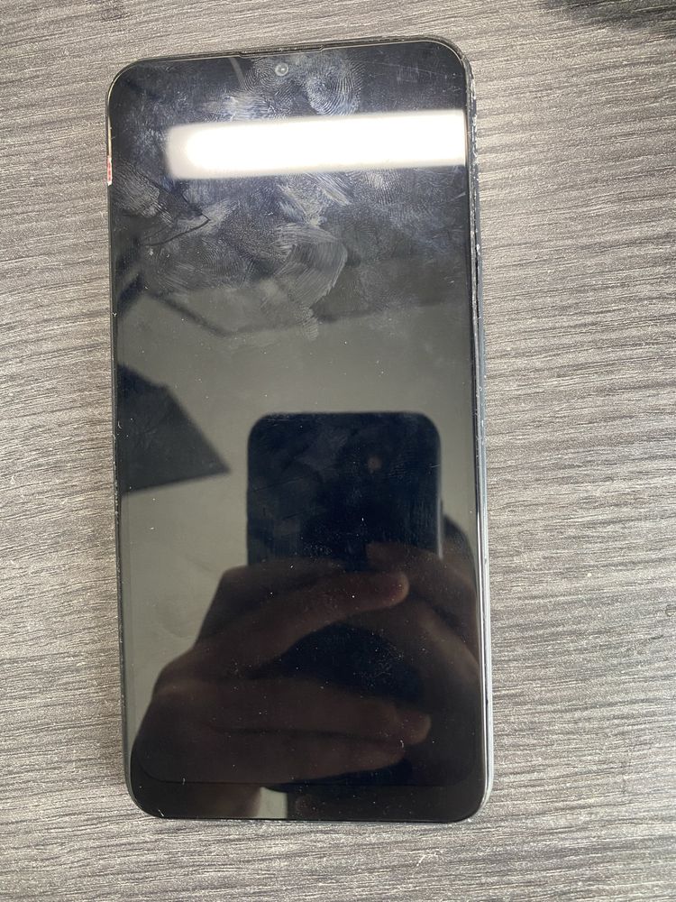 Продам Телефон Redmi Note 8  (не рабочий)