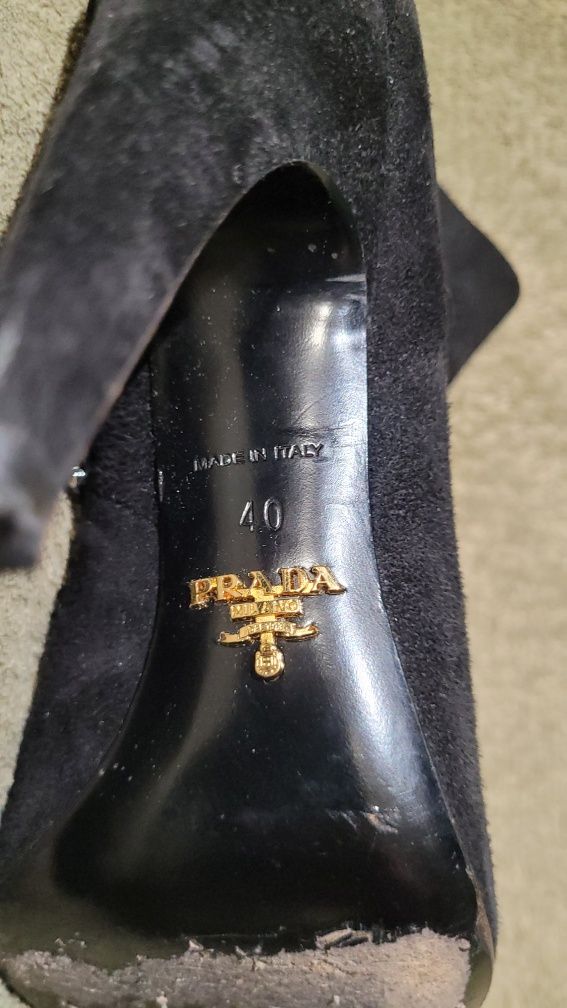 Czarne damskie botki na szpilce. Rozmiar 40. Marka PRADA